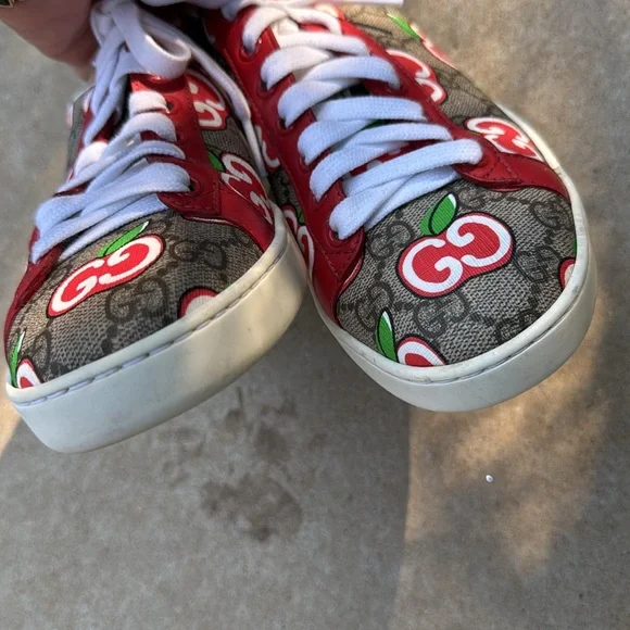 Gucci Red and White Apple Pattern Sneakers - Picture 5 of 7